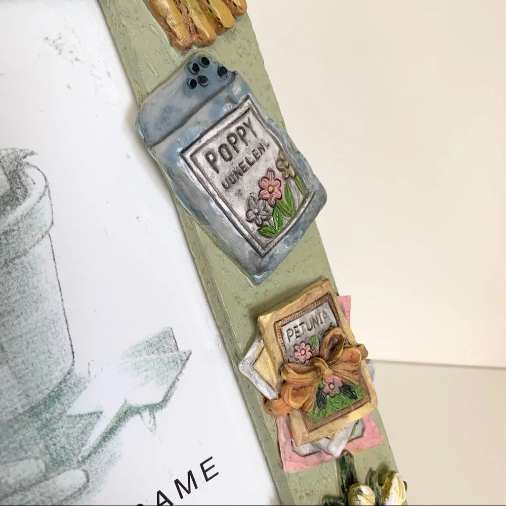 New Vintage Detailed garden photo frame